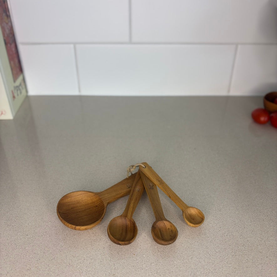 Sustainable teak root measuring spoons, are meticulously sized a provide a natural, rustic style to your baking and cooking.
1 Tbsp (15 ml)
1 tsp (5ml)
1/2 tsp (2.5ml)
1/4 tsp (1.25ml)