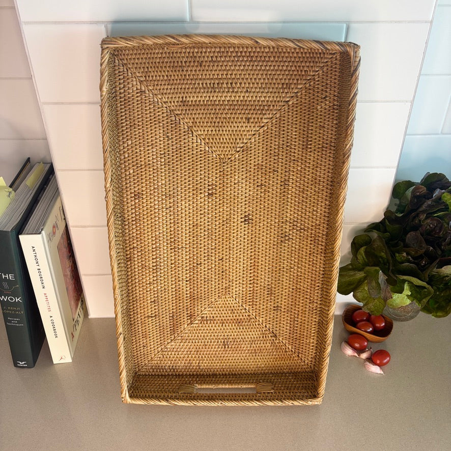 Rectangle-shaped rattan tray with sturdy handles and a lightweight build. Great for serving as it’s easy to carry and versatile. 50cm x 30cm x 7cm