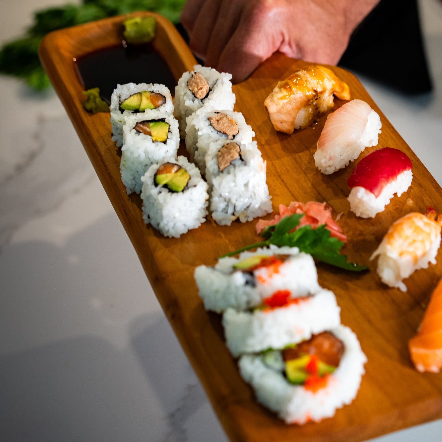 This serving board features an ergonomic handle for easy carrying and a built-in dip space to hold your favourite dips, spreads, or garnishes.
40cm x 18cm x 1.5cm