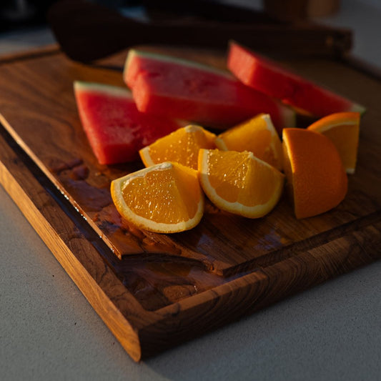 Tough, durable, and naturally beautiful. Built-in grooves capture liquids and keep your countertop clean
40cm x 35cm x 2cm