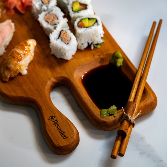 Handcrafted from sustainable teak root, these chopsticks bring a touch of rustic charm and adventure to your table.
23cm with small stand