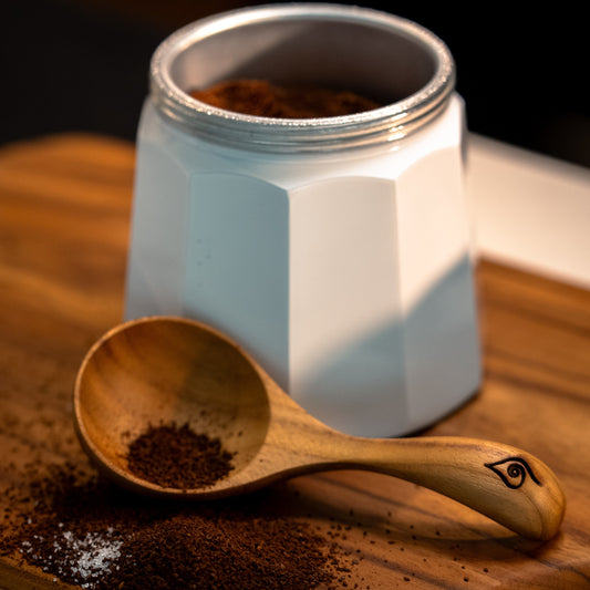 Sustainable Teak Root Coffee Scoop – the perfect blend of function and natural beauty.
12.5cm x 5cm x 3cm