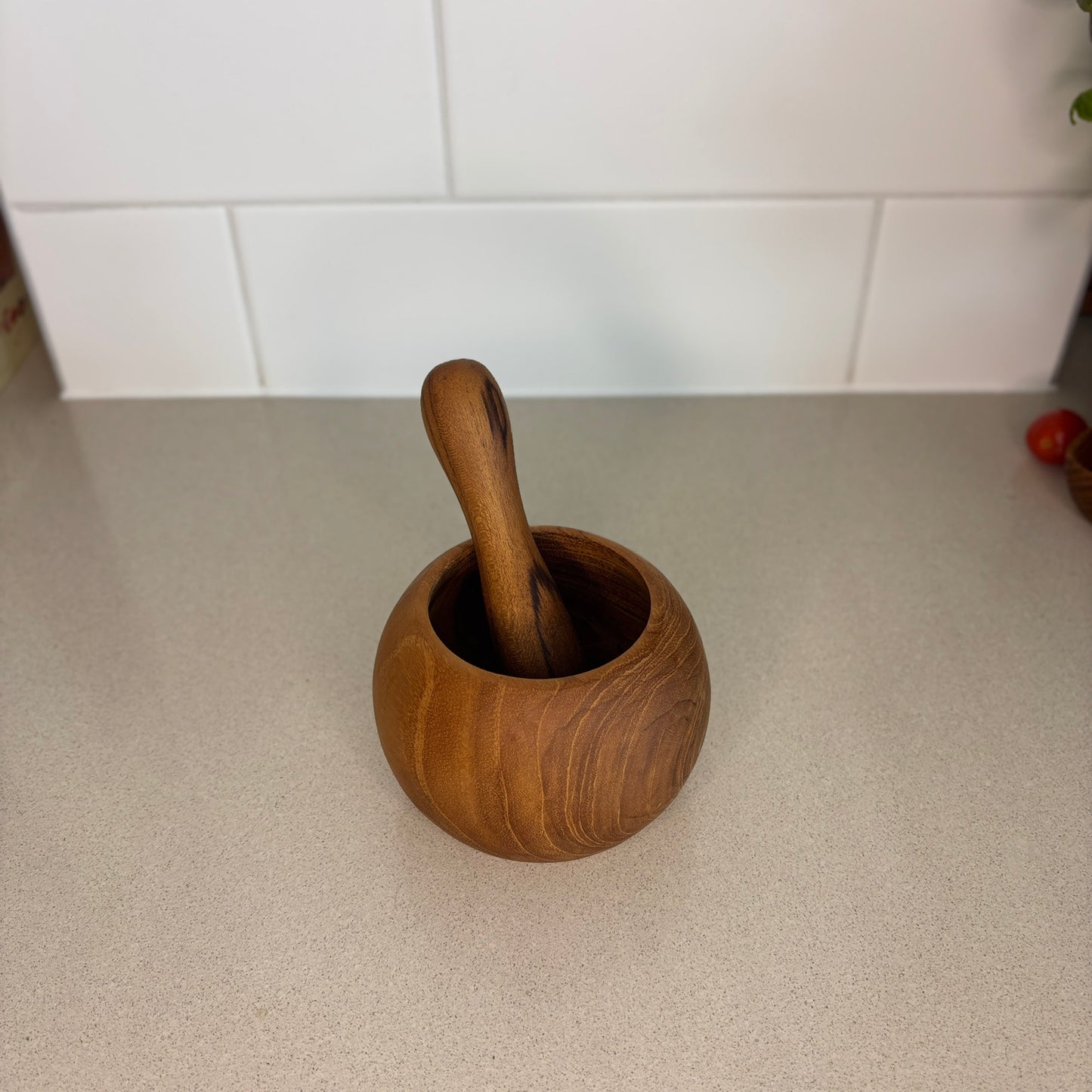 This mortar and pestle is as functional as it is striking, blending rustic charm with modern innovation.
10cm x 10cm x 8cm