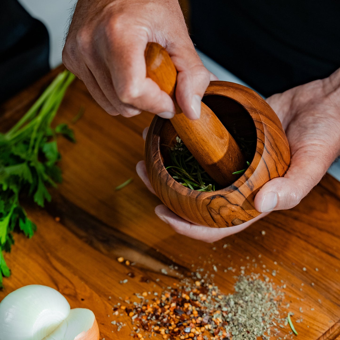 This mortar and pestle is as functional as it is striking, blending rustic charm with modern innovation.
10cm x 10cm x 8cm