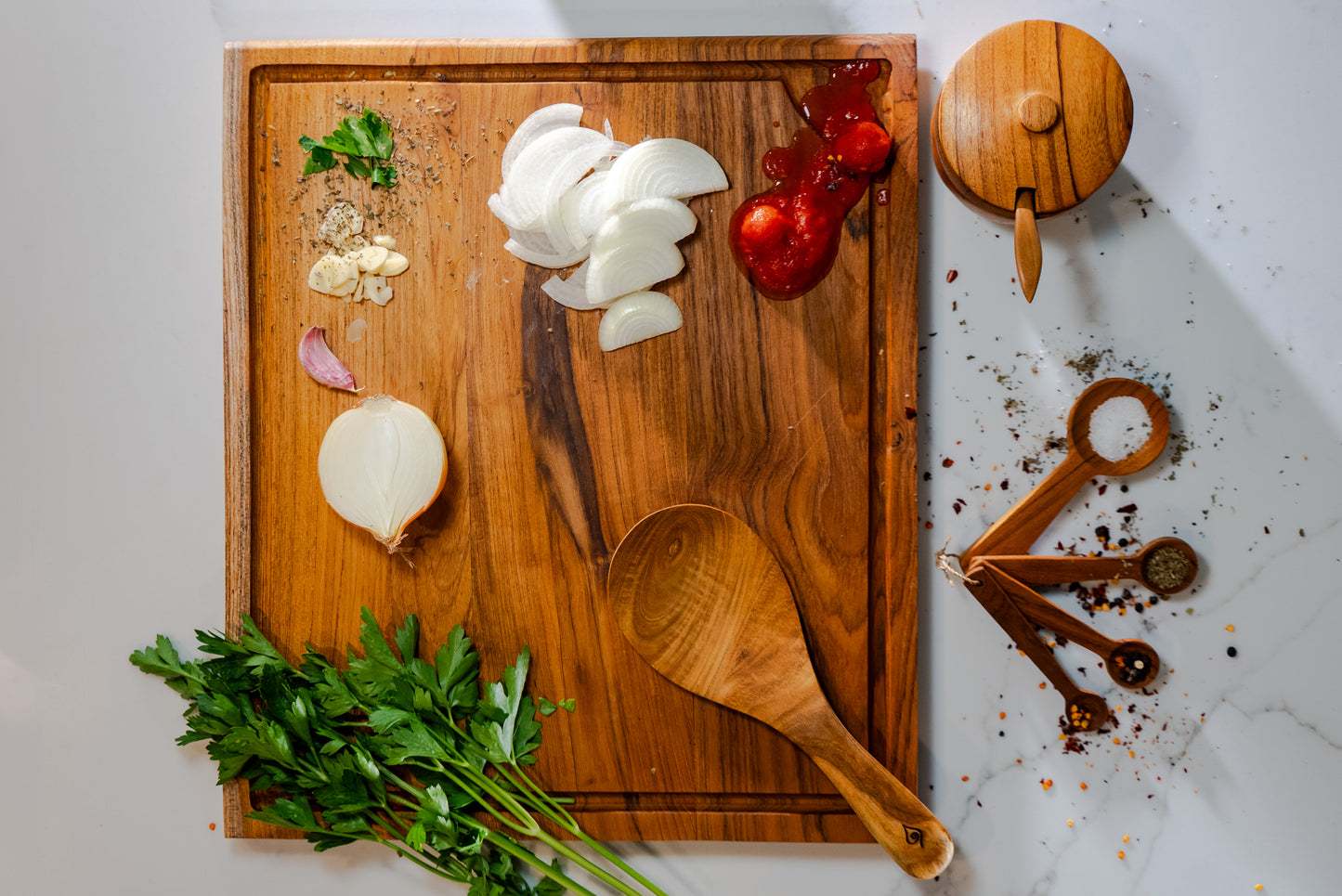 A beautifully crafted, eco-friendly tool designed to scoop and serve with ease and not scratch the rice cooker.
22cm x 8cm x 2cm