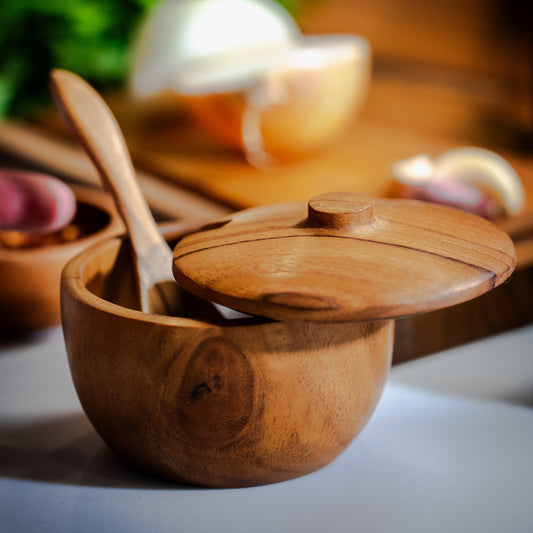 Each Teak salt keeper is a unique treasure that brings rustic charm and eco-friendly vibes to your kitchen.
9cm x 7cm