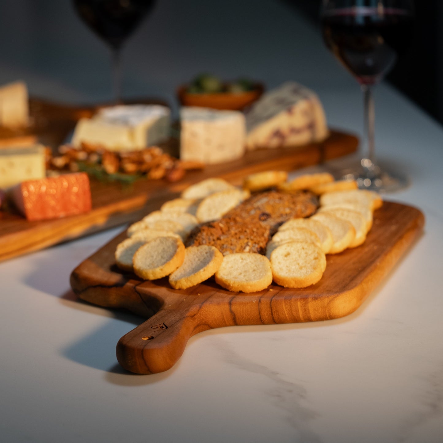 This versatile cheese serving board is perfect for displaying an assortment of cheeses, meats, breads, dips and more.
40cm x 22cm x 1.5cm