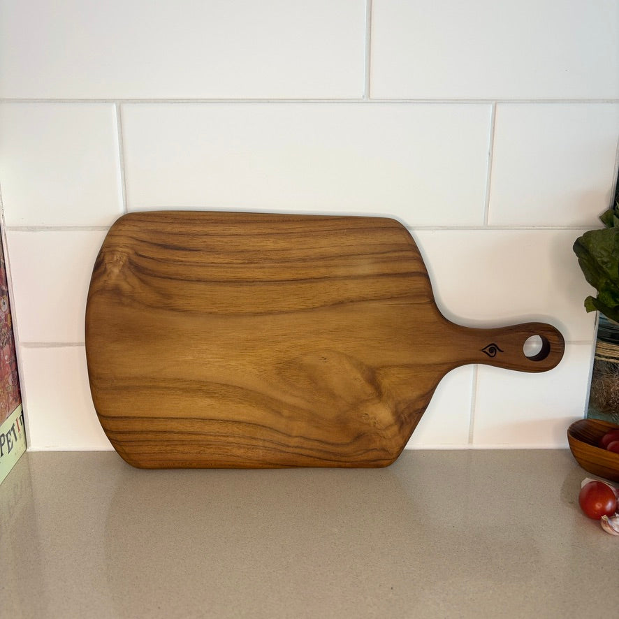 This versatile cheese serving board is perfect for displaying an assortment of cheeses, meats, breads, dips and more.
40cm x 22cm x 1.5cm