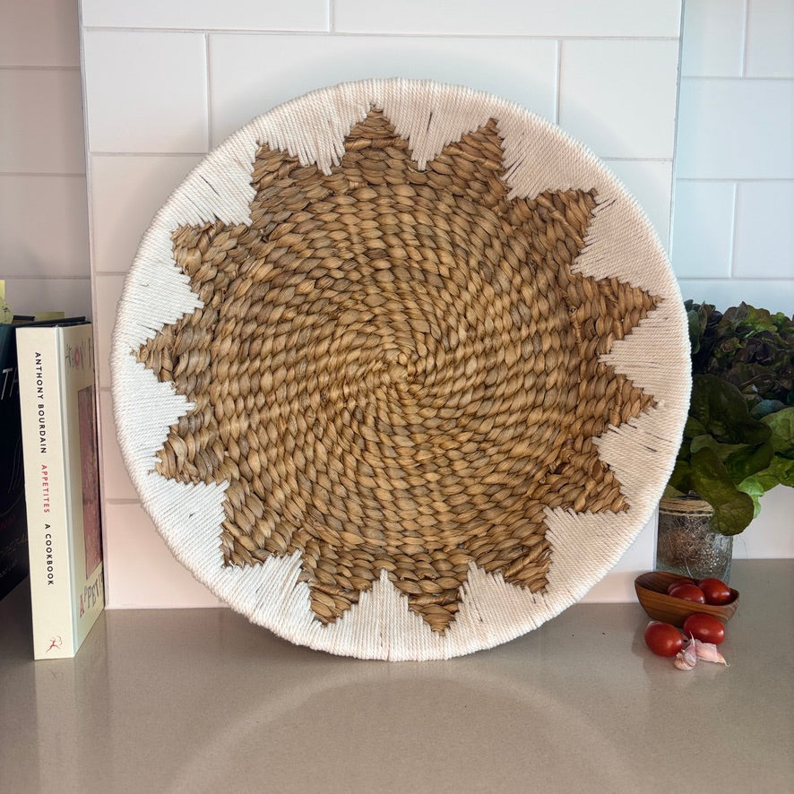Handwoven from sustainably harvested water hyacinth, this basket keeps your produce fresh and organised.
45cm x 10cm