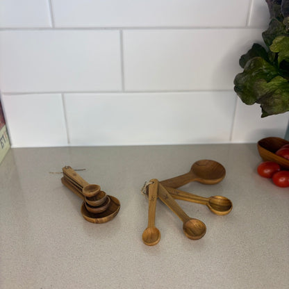 Sustainable teak root measuring spoons, are meticulously sized a provide a natural, rustic style to your baking and cooking.
1 Tbsp (15 ml)
1 tsp (5ml)
1/2 tsp (2.5ml)
1/4 tsp (1.25ml)