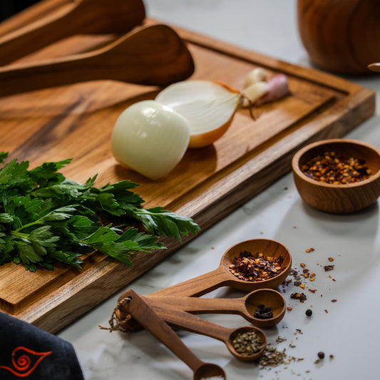 Tough, durable, and naturally beautiful. Built-in grooves capture liquids and keep your countertop clean
40cm x 35cm x 2cm