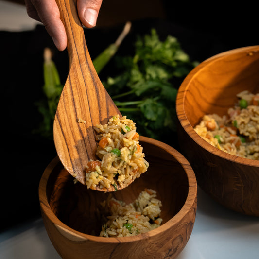 A beautifully crafted, eco-friendly tool designed to scoop and serve with ease and not scratch the rice cooker. 
22cm x 8cm x 2cm