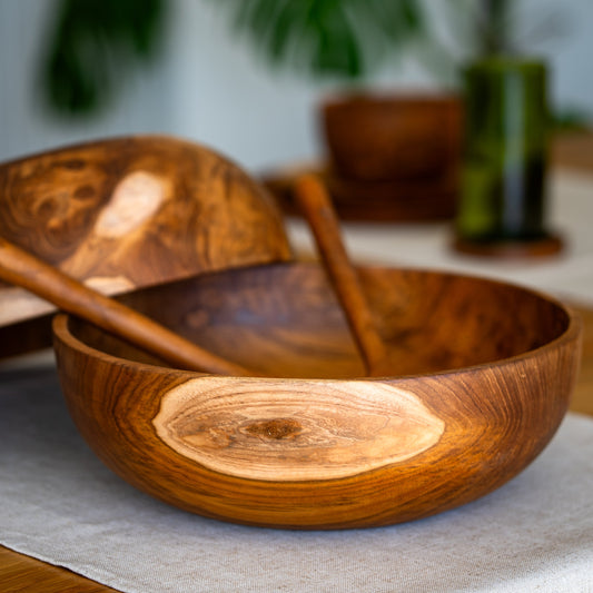 Each bowl is a unique masterpiece, perfect for showcasing vibrant salads, fresh fruits, or hearty dishes.
30cm x 10cm
