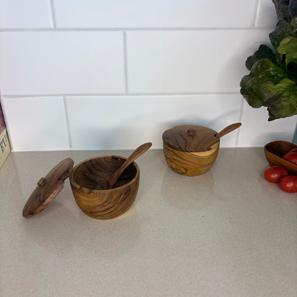 Each Teak salt keeper is a unique treasure that brings rustic charm and eco-friendly vibes to your kitchen.
9cm x 7cm