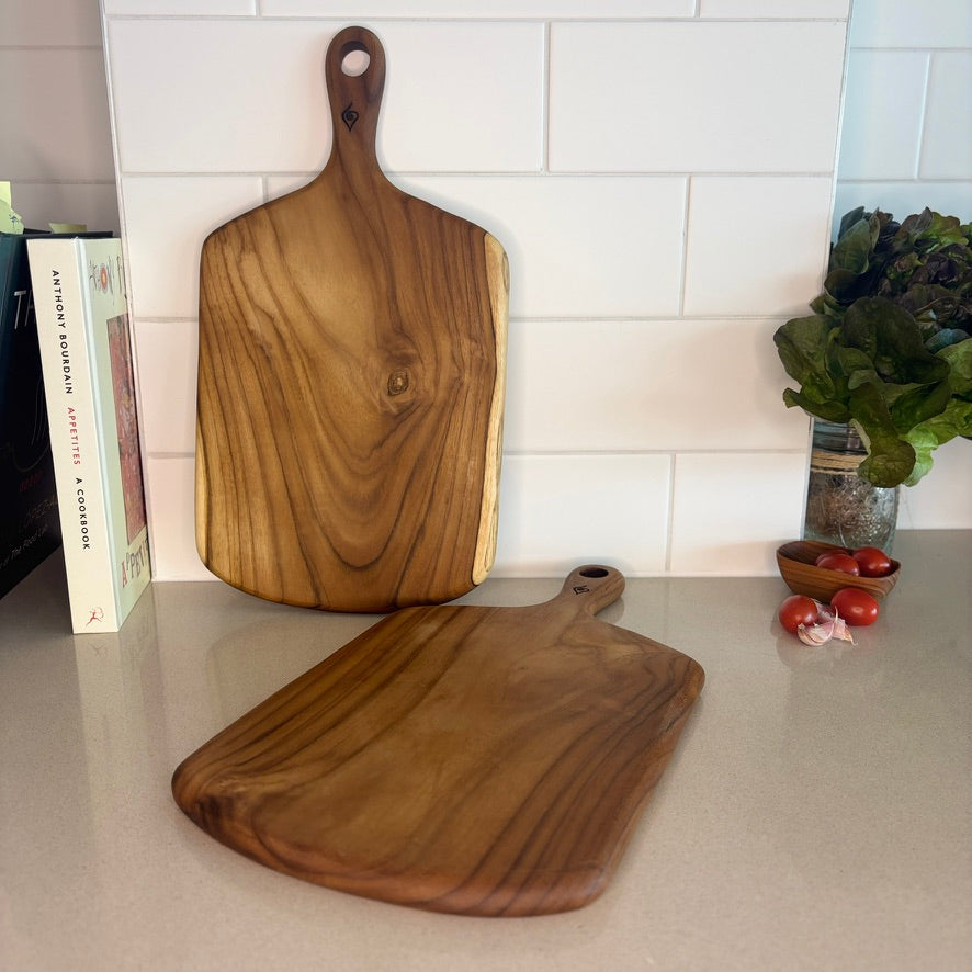 This versatile cheese serving board is perfect for displaying an assortment of cheeses, meats, breads, dips and more.
40cm x 22cm x 1.5cm