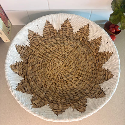 Handwoven from sustainably harvested water hyacinth, this basket keeps your produce fresh and organised.
45cm x 10cm